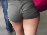candid hot ass in shorts walking