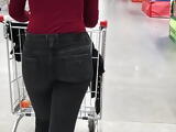 SsW - S2017E06 - Brunette in tight black jeans shopping
